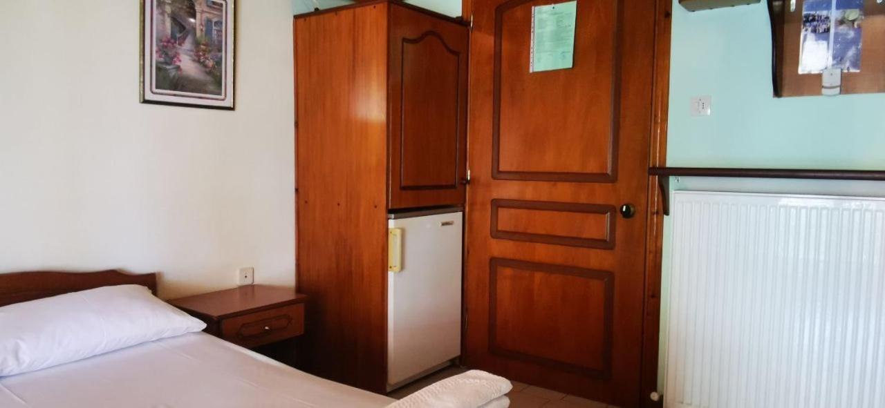Erato Hotel Neos Panteleimonas Esterno foto