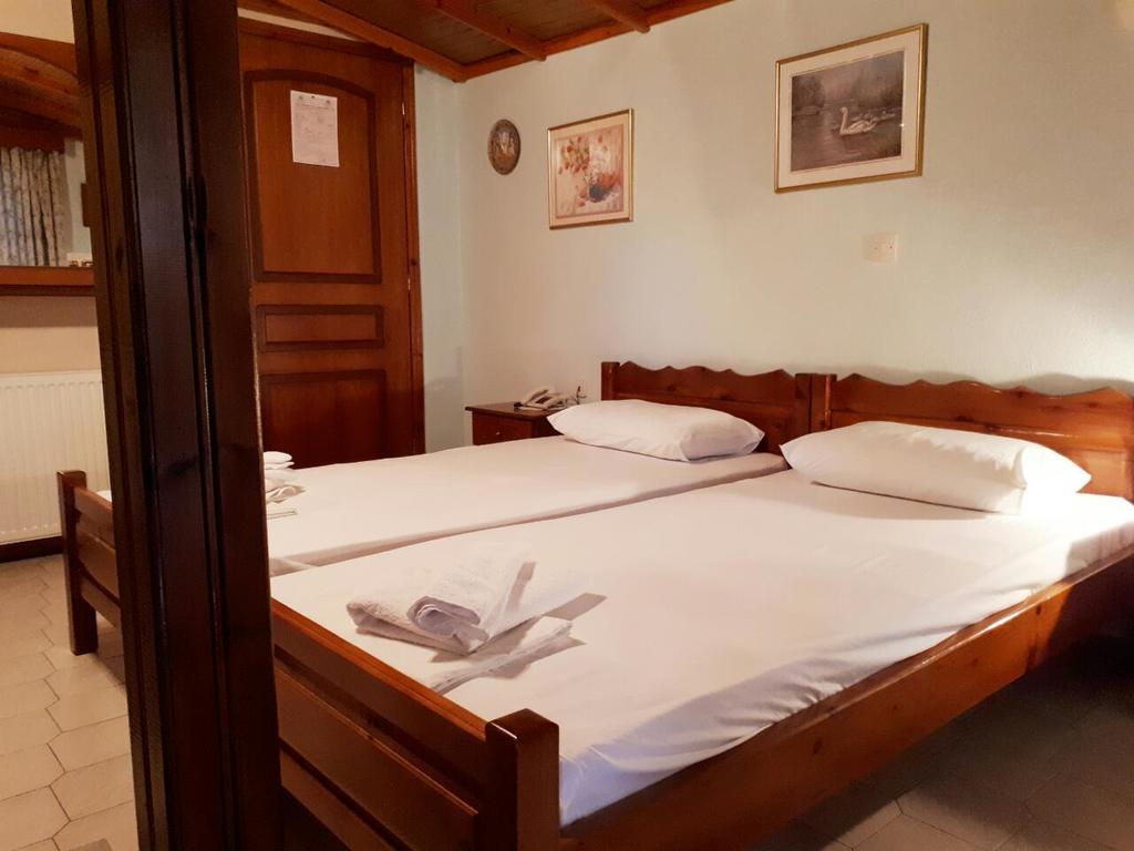 Erato Hotel Neos Panteleimonas Esterno foto
